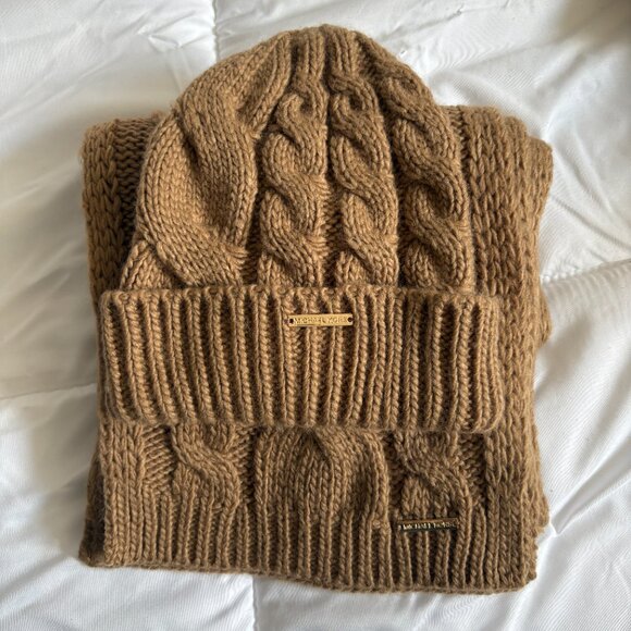 MICHAEL Michael Kors Women's Cable Knit Scarf and Beanie Set Camel - Picture 2 of 5